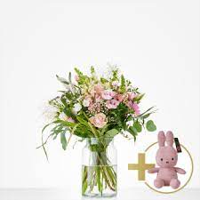 Flowers with harder or wooden stems, such as roses, carnations, sunflowers or asters will be better than the ones with soft stems, like gerbera. Looking For New Born Baby Flowers Gifts By Florist Flowers Nl