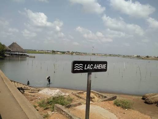 Lake Ahémé - Wikipedia