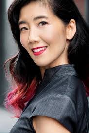 Sara Maxwell's Instagram, Twitter & Facebook