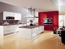 La cuisine doit, dans la mesure du possible, se situer à l'arrière de la maison et ne surtout pas être visible depuis l'entrée. La Cuisine Feng Shui