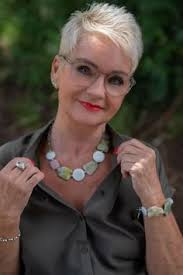 42 Tolle Frisuren-Ideen in 2025