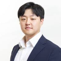 Han Choe's Instagram, Twitter & Facebook