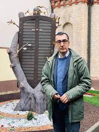 Ailesi 1960'lı yıllarda türkiye'den almanya'ya misafir işçi olarak gelen cem özdemir, almanya'da doğup büyümüştür. Cem Ozdemir Israel Liegt Unter Dauerfeuer Von Tausenden Facebook