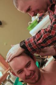 To cut or not to cut? Norman Wells, N.W.T., goes years without a  hairdresser