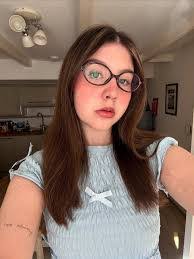 Lilly Adams's Instagram, Twitter & Facebook