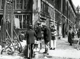 Pin By Ana Soares On Mercado E Trabalho In 2020 Old Paris History Pictures Street View