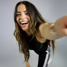 Anne Das's Instagram, Twitter & Facebook