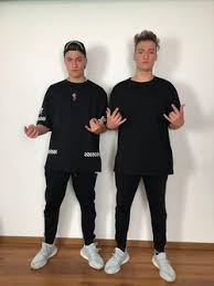 18:21:45 vlad & cristi munteanu. Cristina Ich Andra Gogan Tequila Si FraÅ£ii Munteanu Printre Cei NominalizaÅ£i In CompetiÅ£ia Unde Adelina PestriÅ£u A Fost PremiatÄƒ Anul Trecut