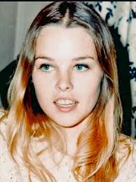 Donna Mills, Michelle Phillips (Mamas and the Papas) Constance McCashin of  "KNOTS LANDING" Lisa Hartman-Black, Nicolette Sheridan Michele Lee  ❤️❤️❤️❤️❤️. Great if some attended.