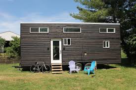 Explore a variety of building types with metal roofs, wood siding, gables, and everything in… Tiny House Big Living These Itsy Bitsy Homes Are Feature Packed Hgtv S Decorating Design Blog Hgtv