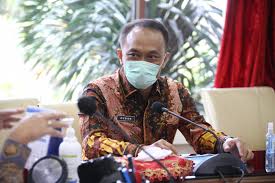 The menteri besar's party will normally have a majority in the legislative assembly and party discipline is exceptionally strong in negeri sembilan politics, so passage of the government's legislation through. Ix0gpphy0 Zfm