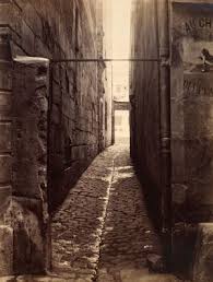Charles Marville French 1816 1879 Rue Du Chat Qui Peche From The Rue De La Huchette Ca 1868 Photographie Ancienne Vieux Paris Paris Ile De France