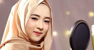 Lagu ini di cover oleh sabyan gambus dan belum lama diunggah, lagu ya jamalu telah ditonton lebih dari 16 juta kali. Sabyan Gambus Ya Jamalu Lirik Lagu Terjemahan