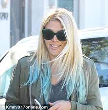 The good thing about this hair dyeing tutorial is that it can be used on any type of hair, whether the strands are fine, medium, or coarse. Busy Philipps Unveils Blue Dip Dyed Hair Daily Mail Online