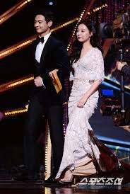 Kim Ji Won And Choi Minho At The 38th Blue Dragon Awards 25112017