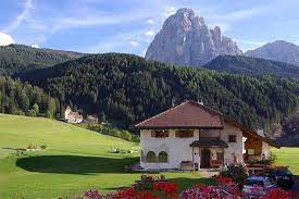 Approfitta di appartamenti per vacanze arredati in modo confortevole di diverse dimensioni. Appartamenti A Selva Di Val Gardena Appartamento Selva Gardena