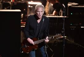 Lindsey buckingham's net worth is estimated to be $80 million (£56.4m), according to celebrity net worth. Fleetwood Mac Plays Dallas This Week But Will We Miss Lindsey Buckingham
