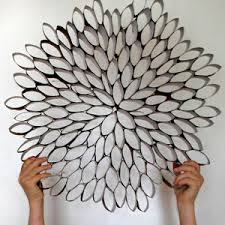 On ne vous le répétera jamais assez, mais les rouleaux de papier toilette sont une source d'inspiration inépuisable. 2 Idees Recup Pour Decorer Les Murs Idee Creative