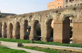 A 200 metri un bellissimo antico acquedotto romano. Acquedotti Romani Romanoimpero Com