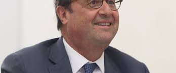 INFO LA DÉPÊCHE. L'ancien président de la République François Hollande  spectateur du match entre l'US Montauban et Brive