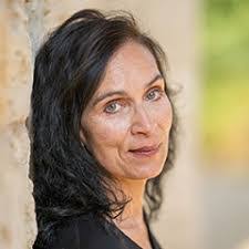 Sandy Carruthers's Instagram, Twitter & Facebook