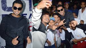 Ranveer Singh At Roots Premier League Spring Season 2018 Video Id 341d919d7835c1 Veblr Mobile Find premier league 2020/2021 table, home/away standings and premier league 2020/2021 last five matches (form) table. veblr