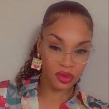 Desiree Walton's Instagram, Twitter & Facebook