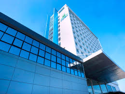 Kabupaten/kota pusat pemerintahan bupati/wali kota luas wilayah (km²) jumlah penduduk (2017) kepadatan (jiwa/km²) kecamatan kelurahan/desa lambang. Surabaya Jawa Timur Hotels Top 1 Hotels In Surabaya Jawa Timur Indonesia By Ihg