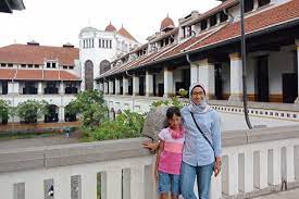 Lawang sewu adalah gedung bersejarah yang dulu merupakan kantor dari 5. Kisah Lawang Sewu Berjuang Demi Hilangkan Nuansa Mistis Halaman All Kompas Com