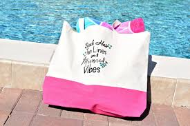 The best bags and totes to take to the pool or beach this year! Diy Painted Summer Beach Bag With Heat Transfer Vinyl Sprinklediy