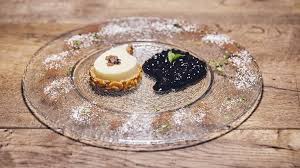 Nachspeise Stefanie Rieblinger Joghurttraum Mit Florentinermantel Und Alm Blaubeeren Rezepte Landfrauenkuche Br Fernsehen Nachspeise Blaubeeren Beeren