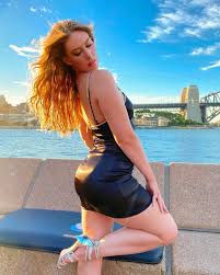 Elle Twerk - Free pics, galleries & more at Babepedia