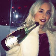 Jeannette Klein's Instagram, Twitter & Facebook