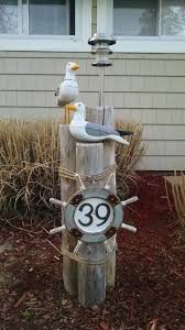 Cedar Posts Are Transformed Into The Perfect Nautical Yard Accessory Dekoration Im Matrosenstil Dekoration Strandhaus Dekoration
