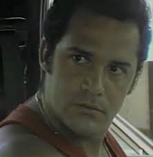 PersonajesdeTLNovela] En 1986 con la muerte trágica y prematura de JAIME  SALDARRIAGA nació una leyenda entorno a su vida y legado artístico. En la  foto lo vemos como Emilio Gongora, su último