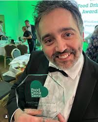 Two Bridges Hotel 添加了1 张新照片。