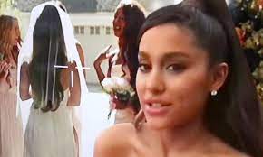 The world just about freaked out when ariana grande finally dropped her highly anticipated thank u, next music video and it was well worth the wait. Ariana Grande Dons Wedding Gown In Bts Of Her Thank U Next Video A Month After Ending Engagement Daily Mail Online