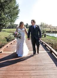 Forrest Pond Lodge Southeast Georgia Wedding Venue Carrie Charles Lovely Lakeside Oak Draped Outdoor Georgia Wedding Venues Georgia Wedding Outdoor Wedding