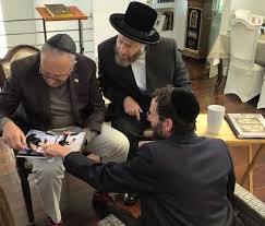 Official account of senator chuck schumer, new york's senator and the senate majority leader. Chuck Schumer Paid A Shiva Call To Fam Of Meron Victim The Forward