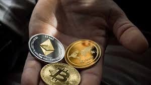 For example the average fees for moving out eth is 0.02 eth (~$35) sometimes this is the amount most people have. From Uniswap To Axies These 6 Dapps Blew Us Away In 2020 In 2021 Cryptocurrency Bitcoin Investing