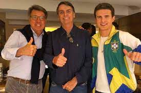 2 days ago · journalists stand at the entrance of vila nova star hospital, where brazil's president jair bolsonaro was transferred with abdominal problems after suffering 10 days of hiccups [amanda perobelli. Tradutor De Bolsonaro Filho De Aliado E Youtuber E Presidente De Braco Jovem Do Lide 30 10 2018 Poder Folha