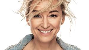 Dziennikarka jest z wykształcenia ekonomistką. Odwazna Sesja Martyny Wojciechowskiej W Slusznym Celu Obcas Pl