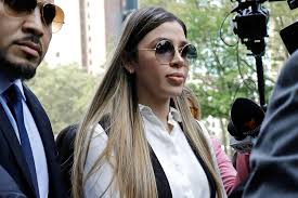 La tarde de este lunes, emma coronel, esposa de joaquín el chapo guzmán, fue detenida en virginia estados unidos luego de señarlársele por su presunta participación en el narcotráfico internacional. Zy9bfzukohacrm