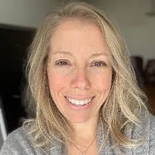 Erica Dow's Instagram, Twitter & Facebook