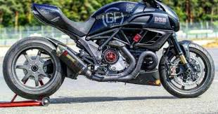 Shared By Motorcycle Clothing Two Up Bikes Www Twoupbikes Co Uk Motorcycleclothing Rayven Rayvenclothing Ducati Monster Custom Ducati Diavel Moto Ducati