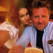 Lauren Mackin (@LaurenElleKC)