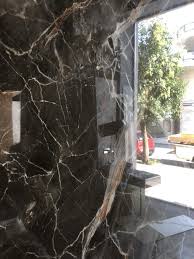 Une figure troublante est chargé d'enquêter sur ce dernier car son art est jugé subversif. Arrivo Ombra Di Caravaggio Marble Surfaces 2modern Materials Services Facebook