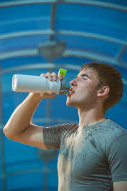 Salvie la o cană de ceai, o linguriţă vârfuită cu salvie se. TranspiraÅ£ia ExcesivÄƒ Poate Ascunde AfecÅ£iuni Grave Cauze Si Tratament Pentru HiperhidrozÄƒ