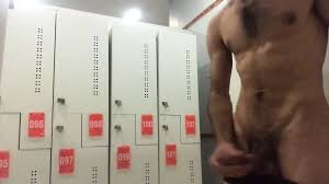 Il ragazzo muscoloso di Adonis si masturba in palestra - turco Bora Zeiss |  xHamster