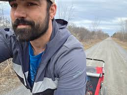 I am a seventeen year old high school student in grade twelve looking for  babysitting jobs around town. I have plenty of experience with babysitting,  and i'm available anytime after 1pm. Just